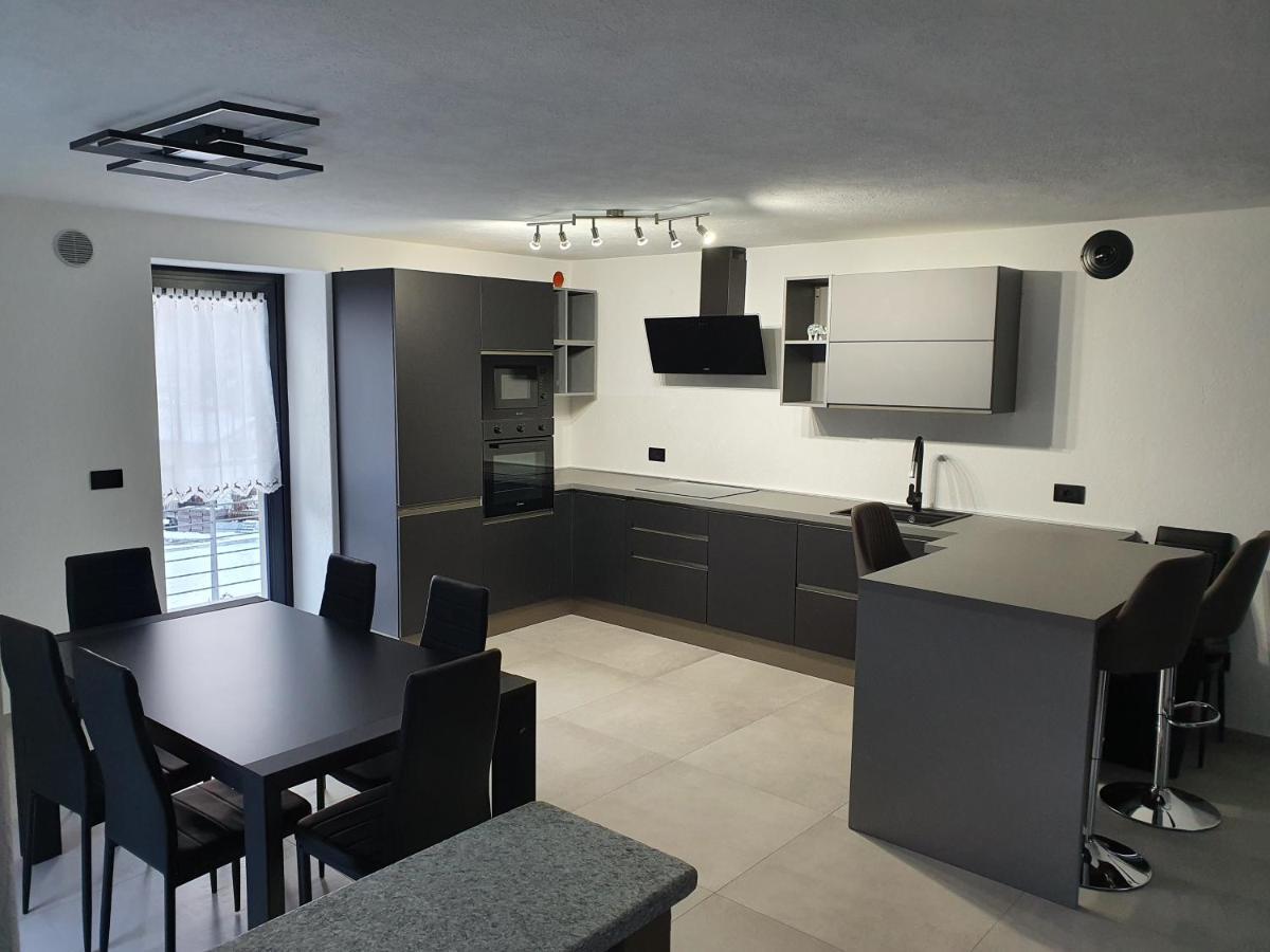 Casa Vacanza Lo Nano Fenis Luaran gambar