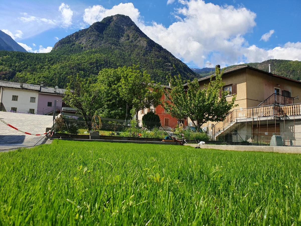 Casa Vacanza Lo Nano Fenis Luaran gambar